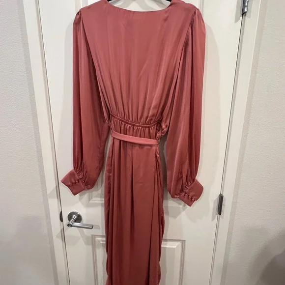 City Chic Satin dress - Rose - Picture 3 of 3